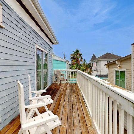 The Beachy & Charming Whale Galveston Extérieur photo