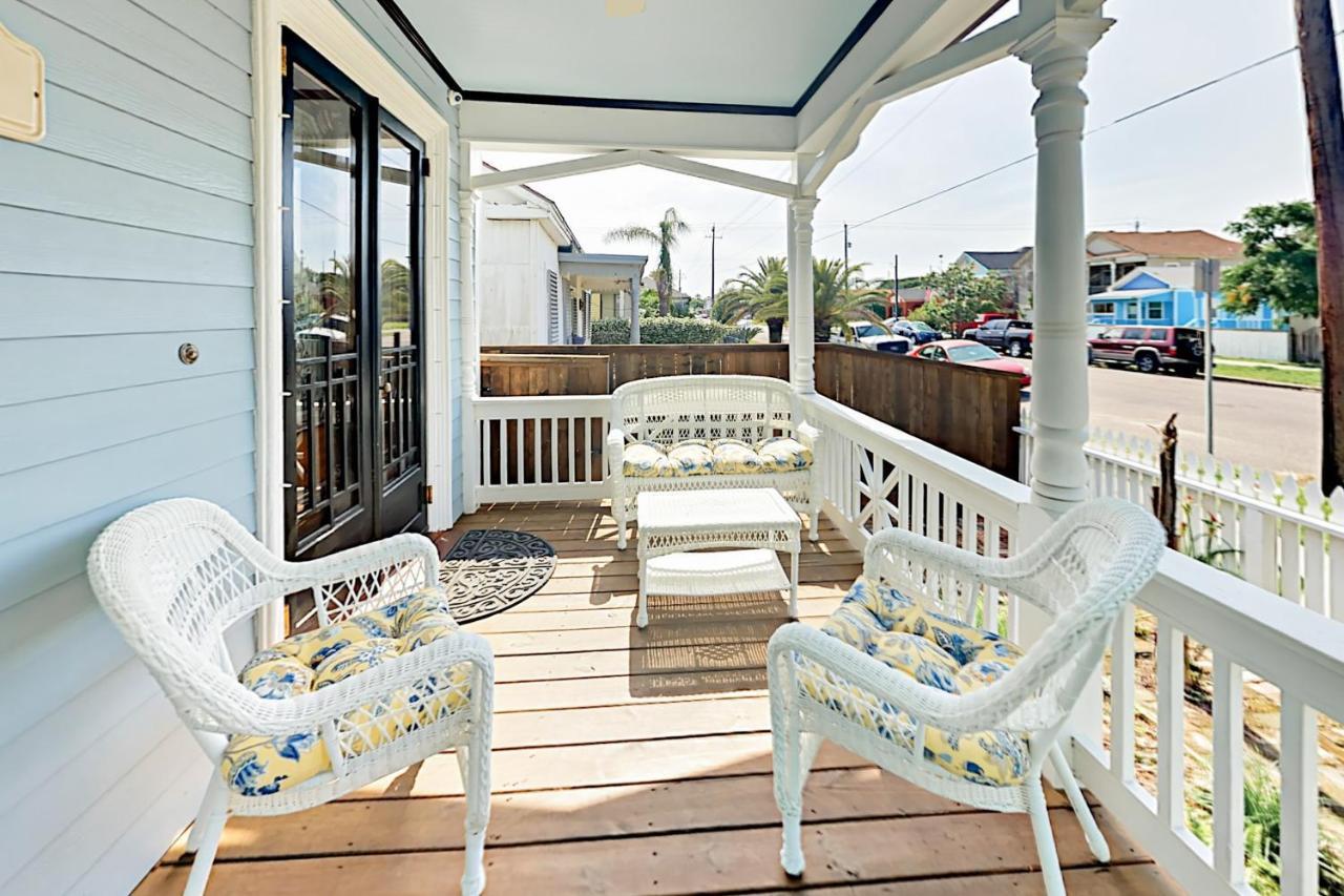 The Beachy & Charming Whale Galveston Extérieur photo