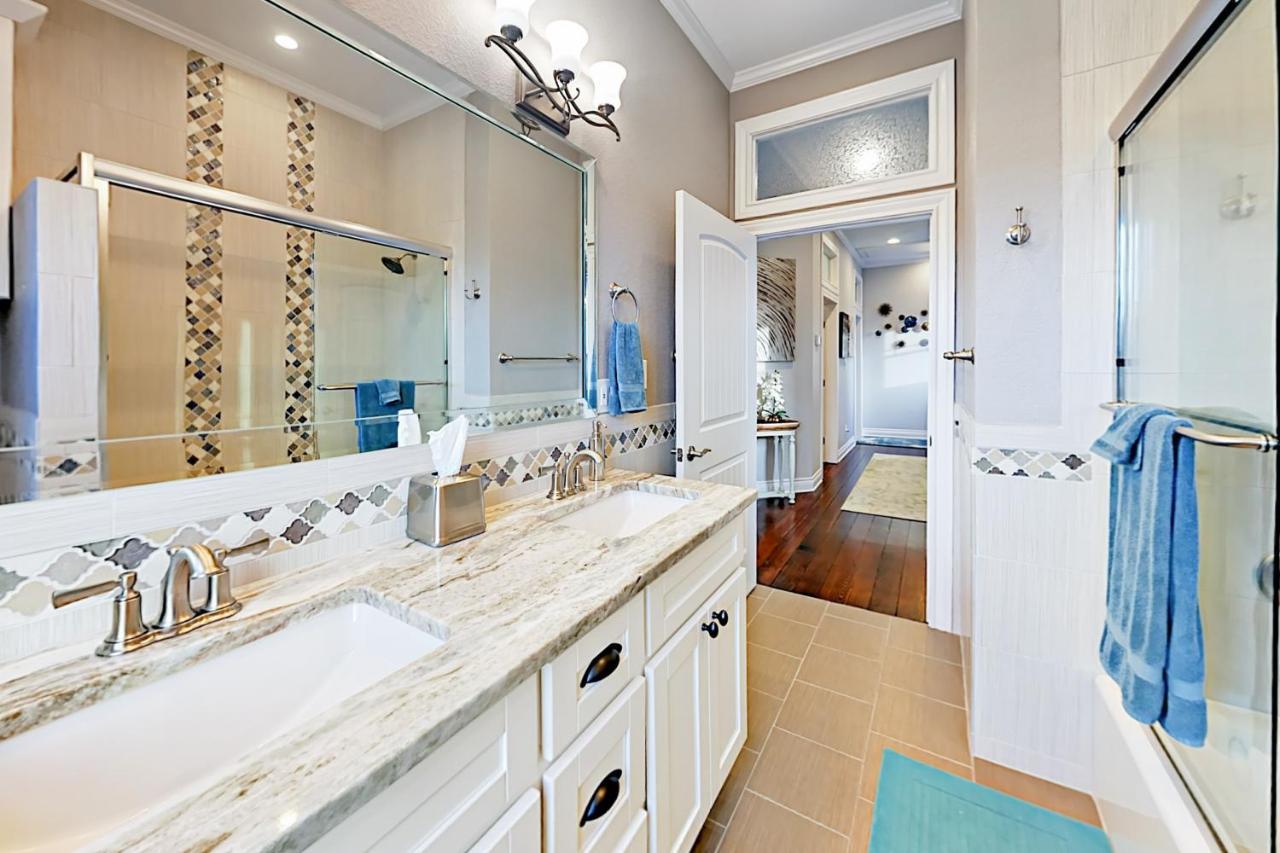 The Beachy & Charming Whale Galveston Extérieur photo