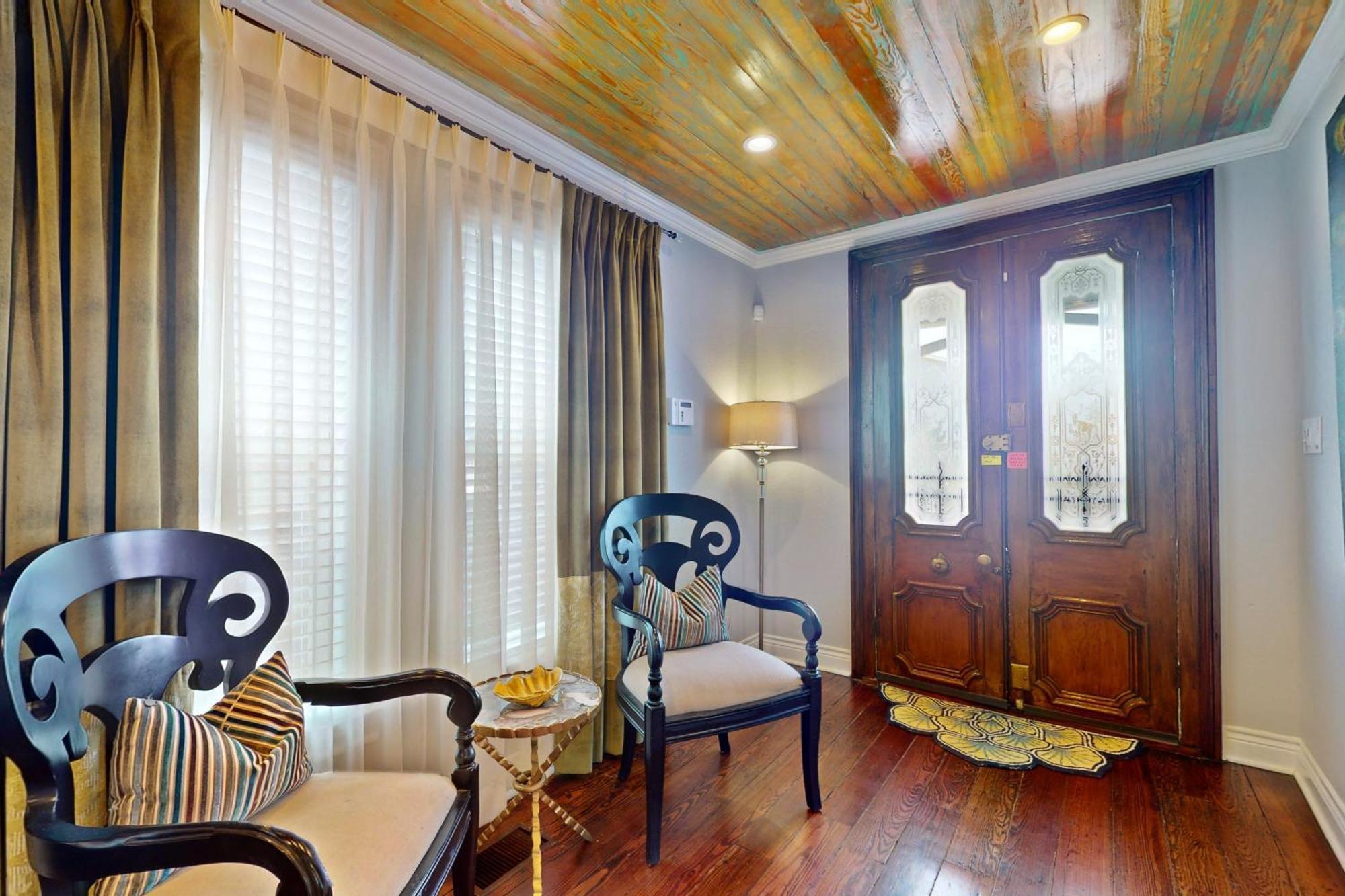The Beachy & Charming Whale Galveston Chambre photo